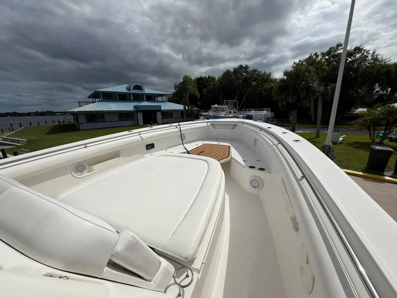 Slide: The Image of Boston Whaler 370 OUTRAGE 2016 - 24