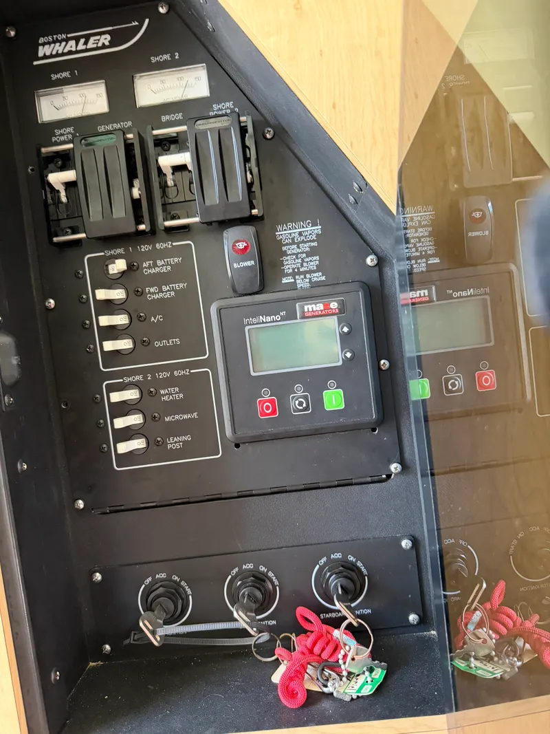 Slide: The Image of Boston Whaler 370 OUTRAGE 2016 - 31