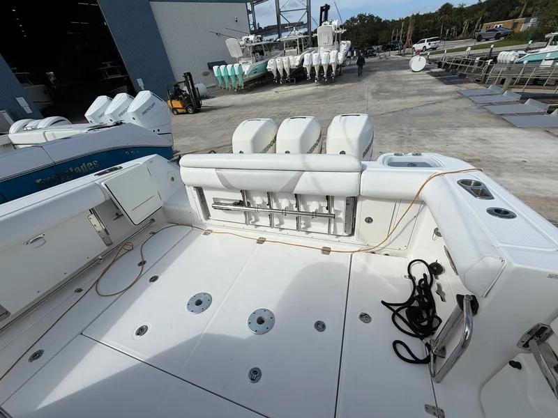 Slide: The Image of Boston Whaler 370 OUTRAGE 2016 - 36