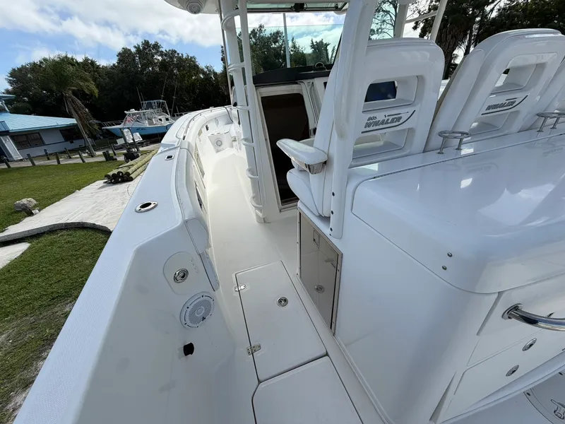 Slide: The Image of Boston Whaler 370 OUTRAGE 2016 - 41