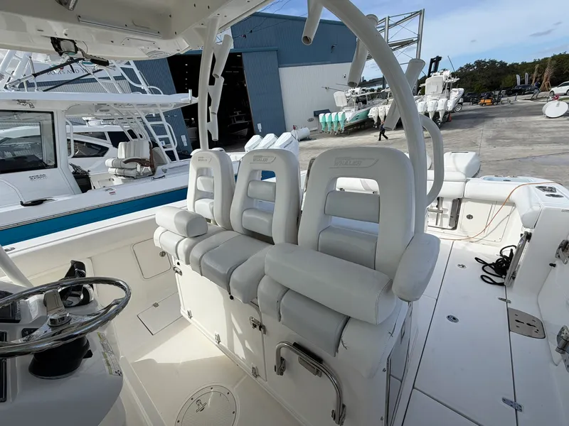 Slide: The Image of Boston Whaler 370 OUTRAGE 2016 - 44