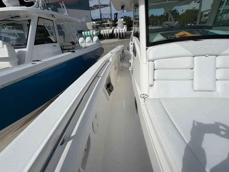 Slide: The Image of Boston Whaler 370 OUTRAGE 2016 - 48