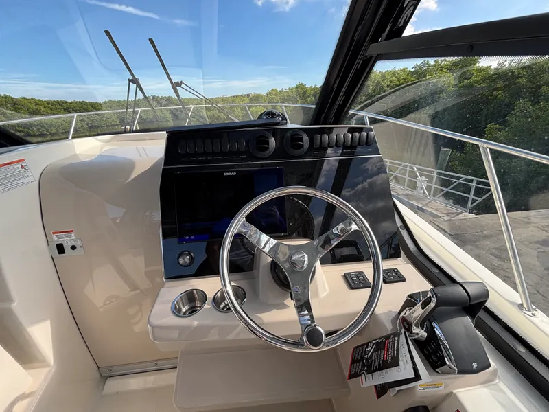 Slide: The Image of Boston Whaler 325 Conquest 2026 - 10