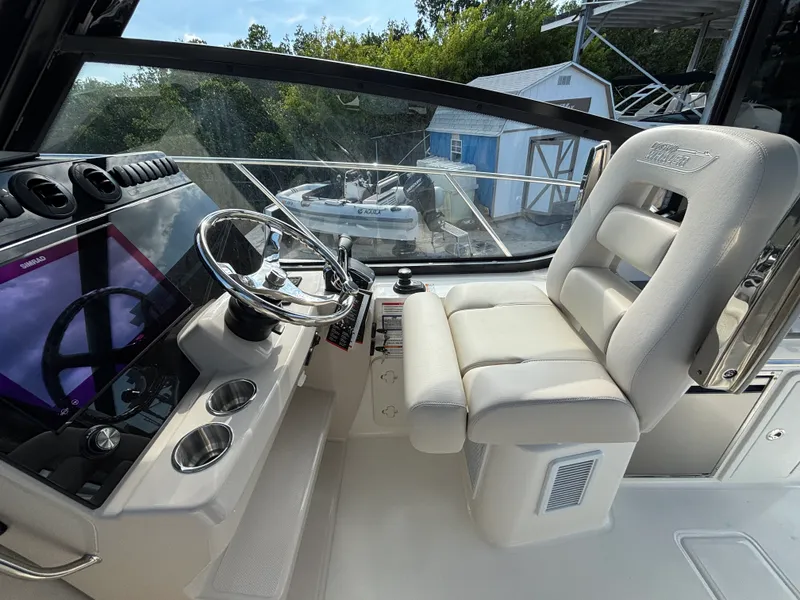 Slide: The Image of Boston Whaler 325 Conquest 2026 - 8