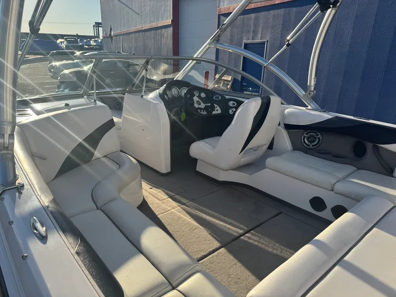 Slide: The Image of Moomba MOBIUS 2006 - 12