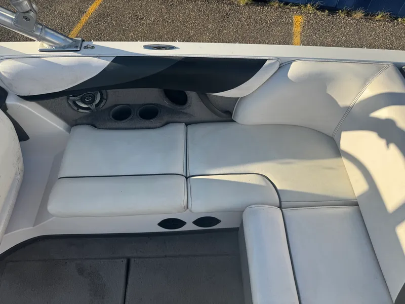 Slide: The Image of Moomba MOBIUS 2006 - 13