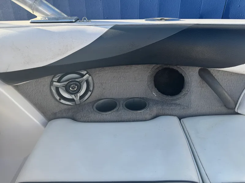 Slide: The Image of Moomba MOBIUS 2006 - 15