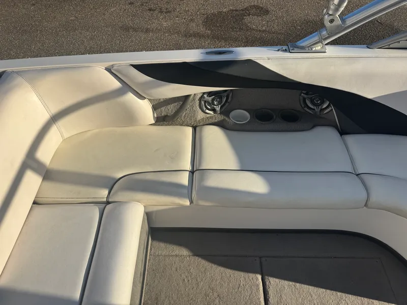 Slide: The Image of Moomba MOBIUS 2006 - 16