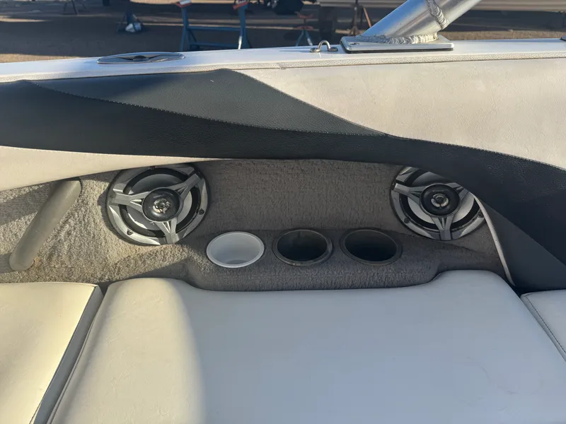 Slide: The Image of Moomba MOBIUS 2006 - 18