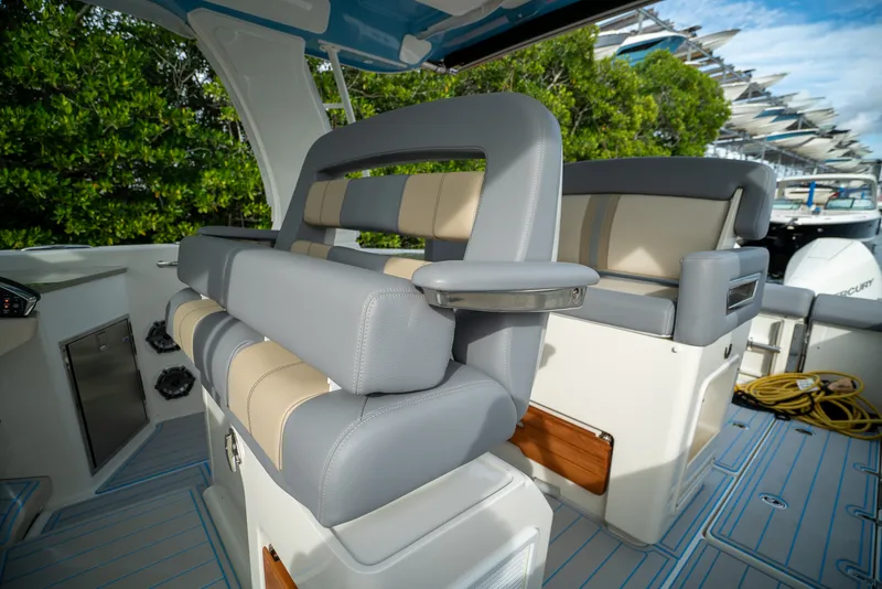 Slide: The Image of Boston Whaler 350 REALM 2025 - 12