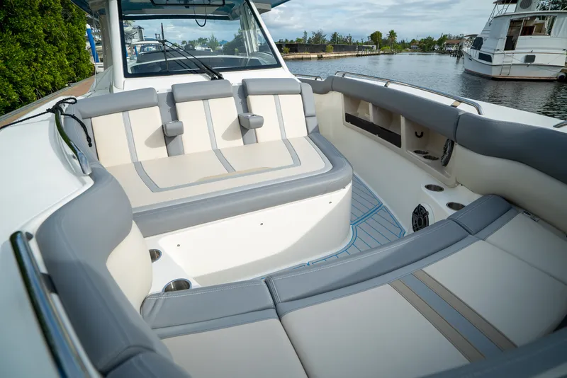 Slide: The Image of Boston Whaler 350 REALM 2025 - 26