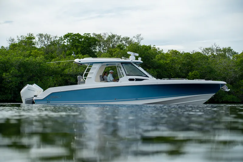 Slide: The Image of Boston Whaler 350 REALM 2025 - 28