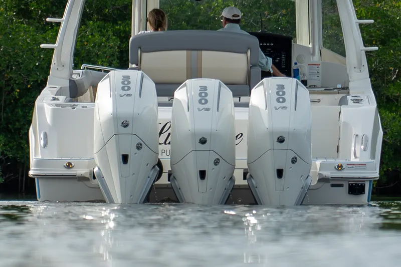 Slide: The Image of Boston Whaler 350 REALM 2025 - 4
