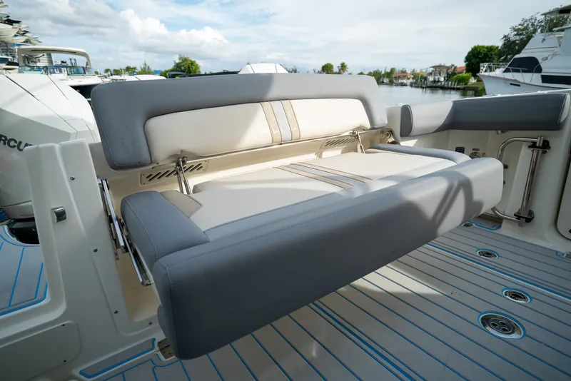 Slide: The Image of Boston Whaler 350 REALM 2025 - 6