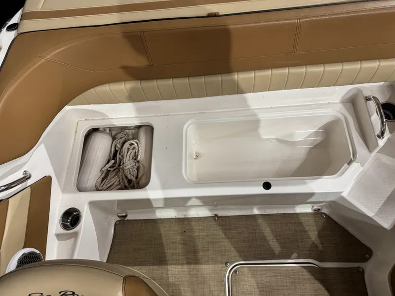 Slide: The Image of Sea Ray 19 SPX 2016 - 16