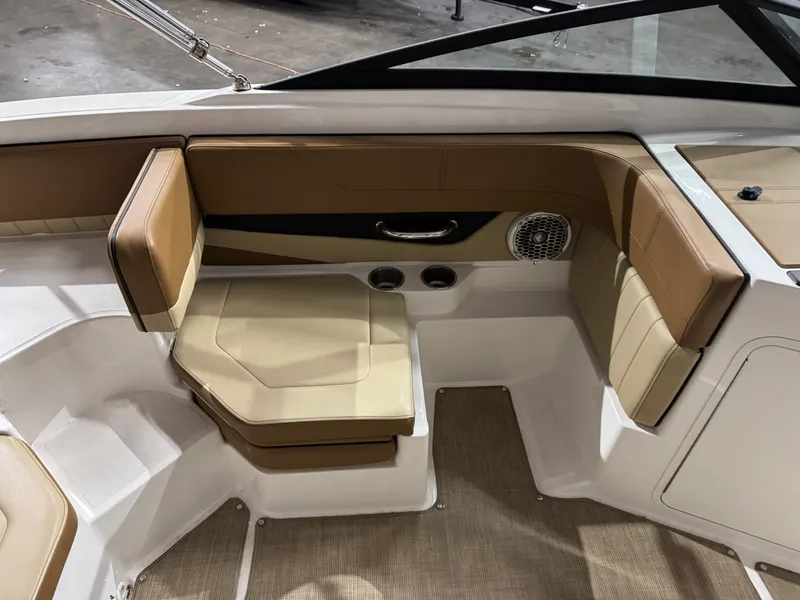 Slide: The Image of Sea Ray 19 SPX 2016 - 17