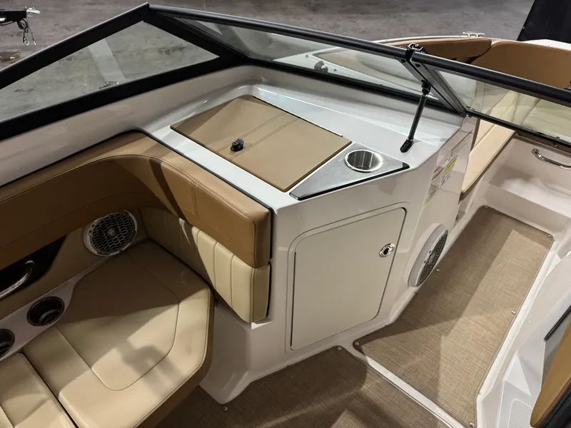 Slide: The Image of Sea Ray 19 SPX 2016 - 20