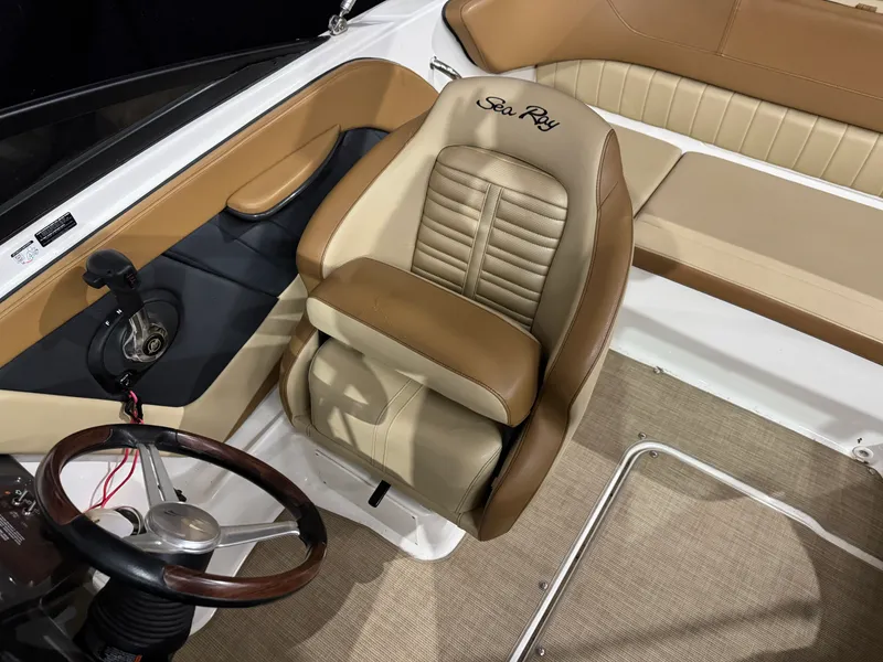 Slide: The Image of Sea Ray 19 SPX 2016 - 24