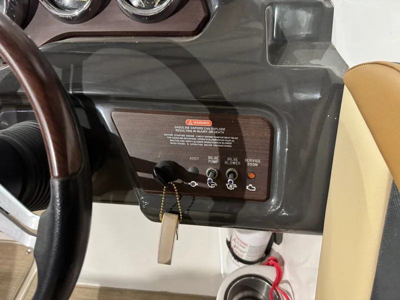 Slide: The Image of Sea Ray 19 SPX 2016 - 29