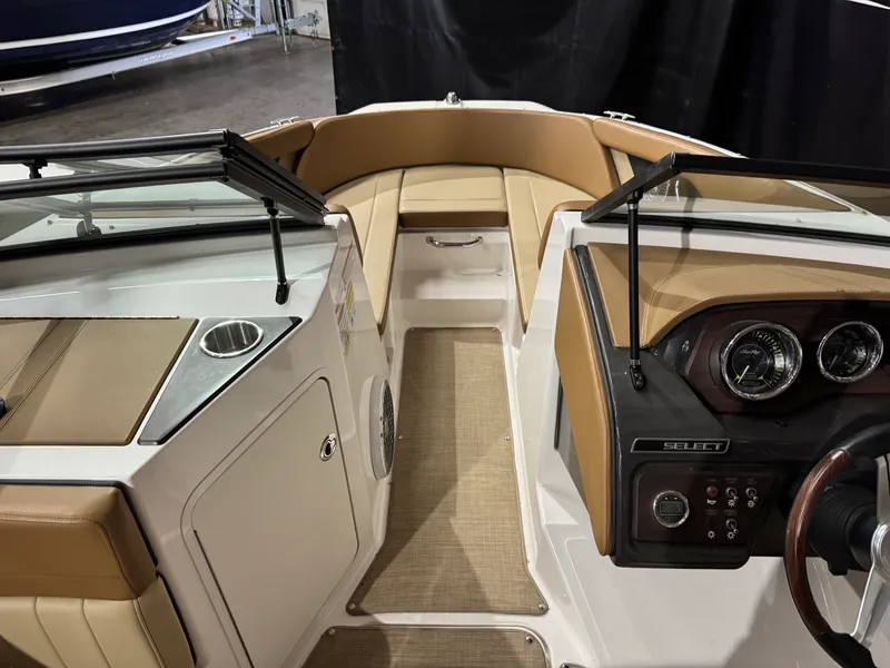 Slide: The Image of Sea Ray 19 SPX 2016 - 31