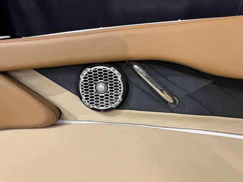 Slide: The Image of Sea Ray 19 SPX 2016 - 36