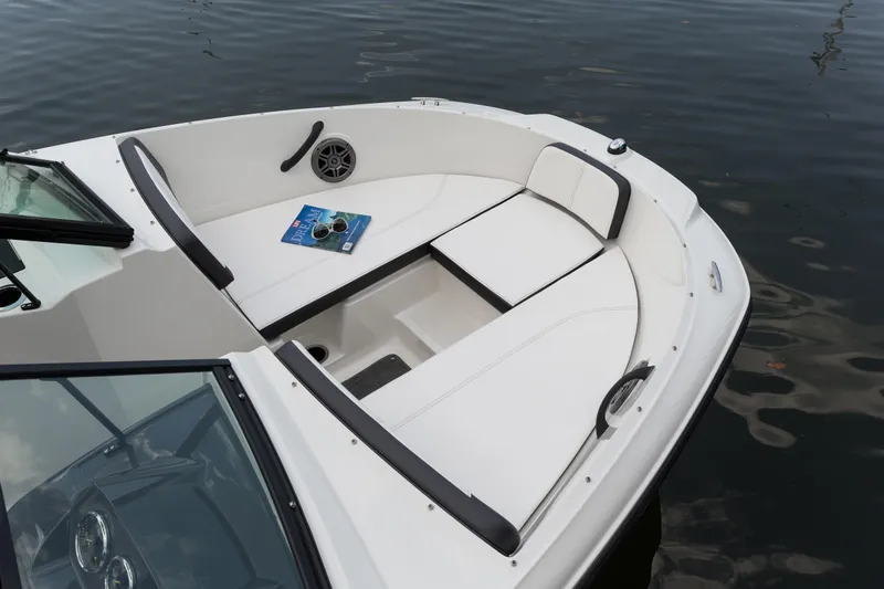 Slide: The Image of Sea Ray 19 SPX 2016 - 5