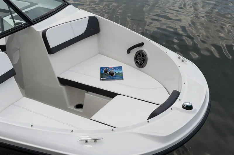 Slide: The Image of Sea Ray 19 SPX 2016 - 6