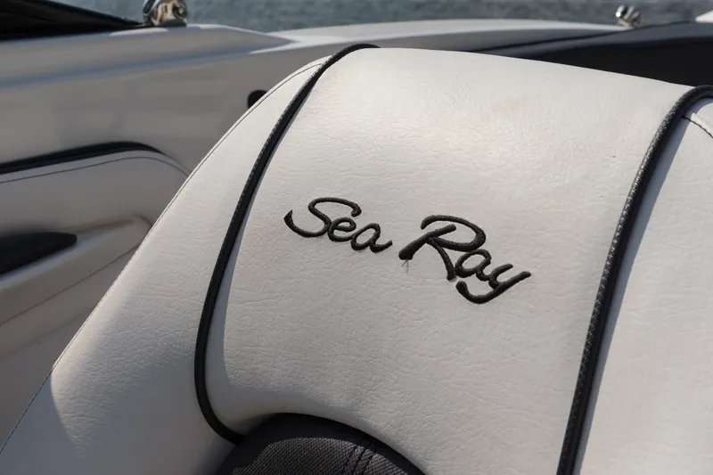 Slide: The Image of Sea Ray 19 SPX 2016 - 9