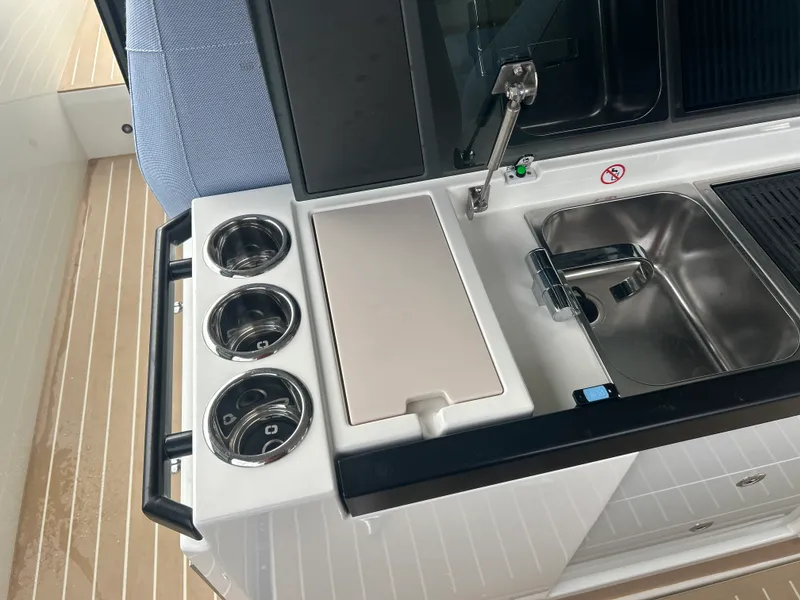 Slide: The Image of Saxdor 320 GTO 2026 - 10