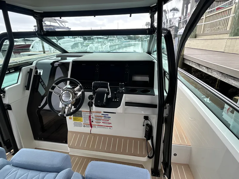 Slide: The Image of Saxdor 320 GTO 2026 - 16