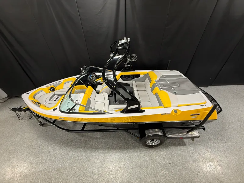 Slide: The Image of Nautique 200 SPORT NAUTIQUE 2012 - 1