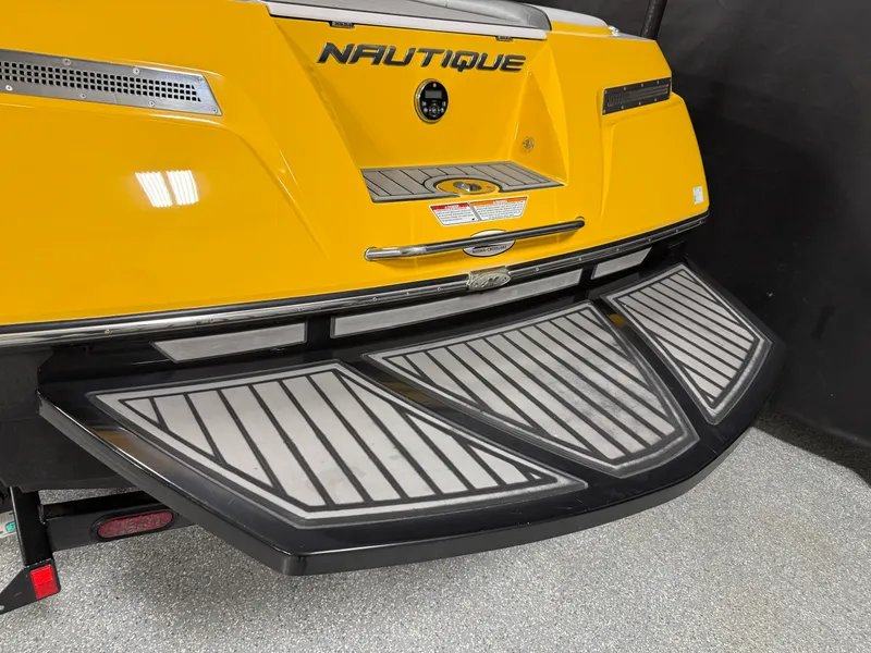 Slide: The Image of Nautique 200 SPORT NAUTIQUE 2012 - 19