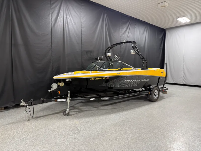 Slide: The Image of Nautique 200 SPORT NAUTIQUE 2012 - 2