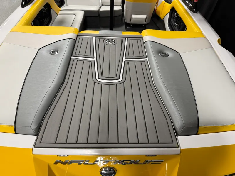 Slide: The Image of Nautique 200 SPORT NAUTIQUE 2012 - 24