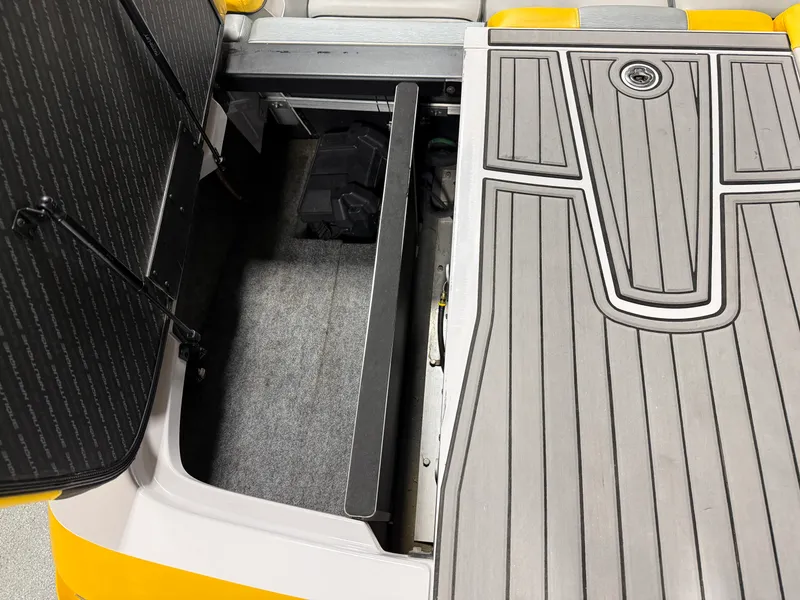 Slide: The Image of Nautique 200 SPORT NAUTIQUE 2012 - 25