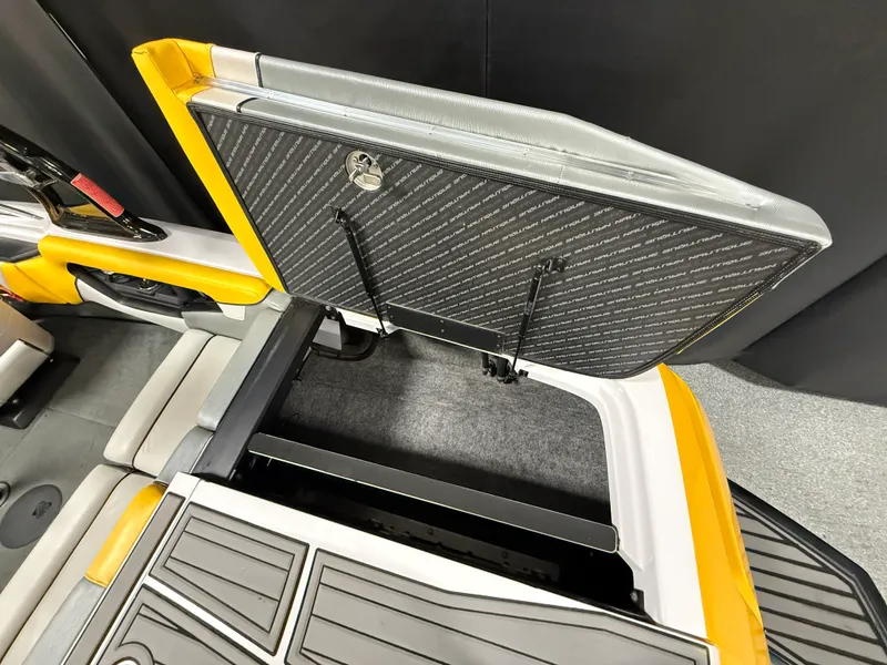 Slide: The Image of Nautique 200 SPORT NAUTIQUE 2012 - 27