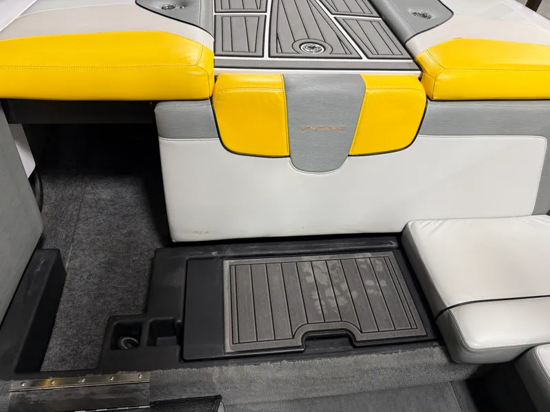 Slide: The Image of Nautique 200 SPORT NAUTIQUE 2012 - 37