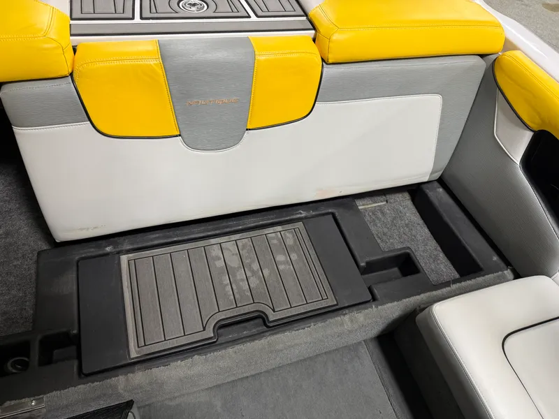 Slide: The Image of Nautique 200 SPORT NAUTIQUE 2012 - 38