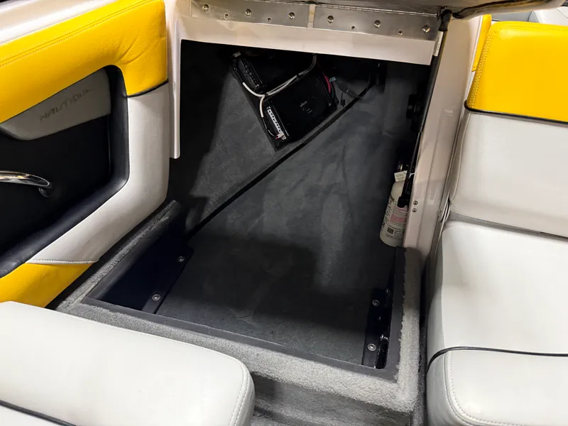 Slide: The Image of Nautique 200 SPORT NAUTIQUE 2012 - 48