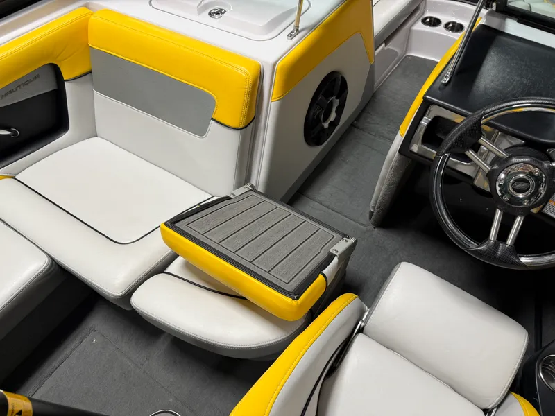 Slide: The Image of Nautique 200 SPORT NAUTIQUE 2012 - 52