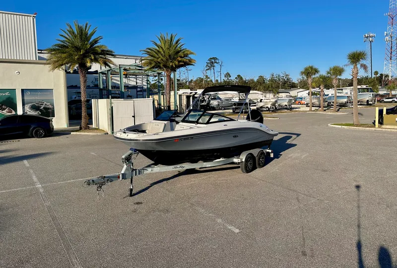 The Image of Sea Ray 210 SPX OB 2023 - undefined