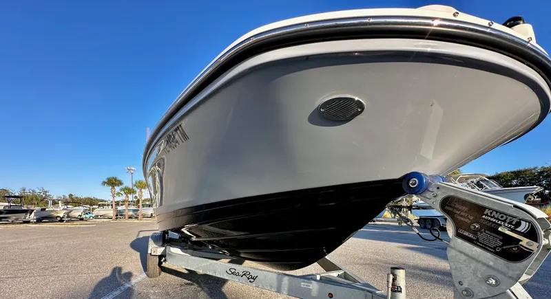 Slide: The Image of Sea Ray 210 SPX OB 2023 - 10
