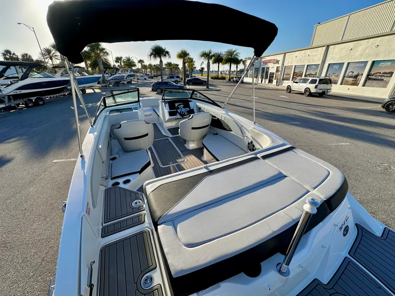 Slide: The Image of Sea Ray 210 SPX OB 2023 - 16