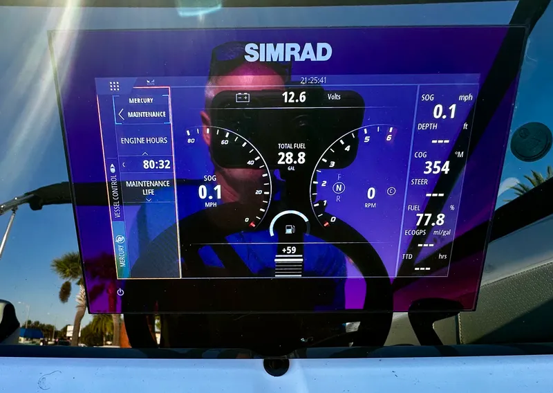 Slide: The Image of Sea Ray 210 SPX OB 2023 - 18