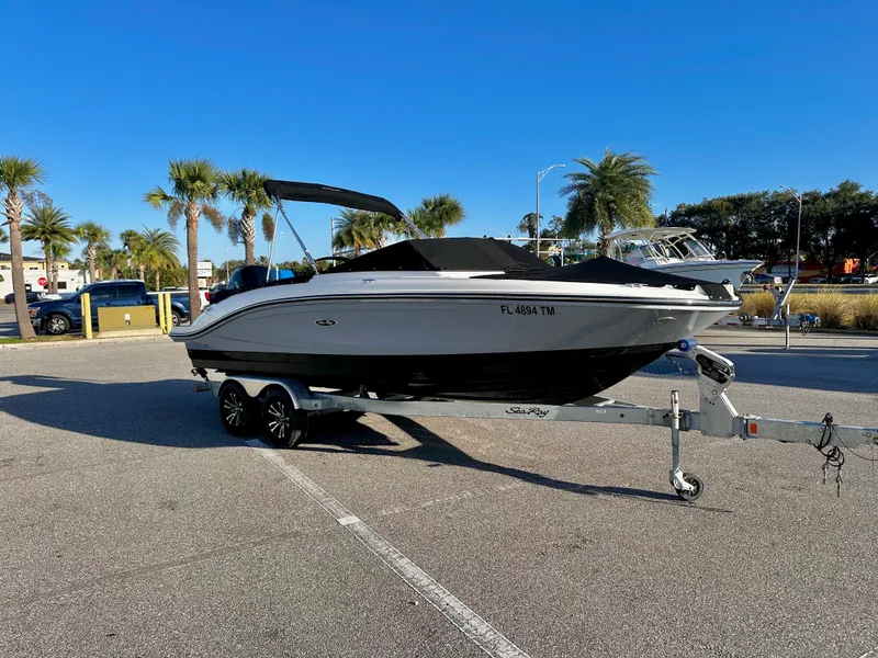 Slide: The Image of Sea Ray 210 SPX OB 2023 - 19