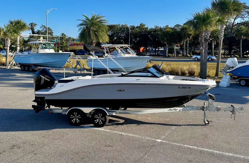 Slide: The Image of Sea Ray 210 SPX OB 2023 - 2
