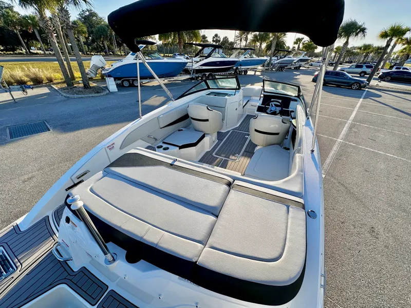 Slide: The Image of Sea Ray 210 SPX OB 2023 - 7