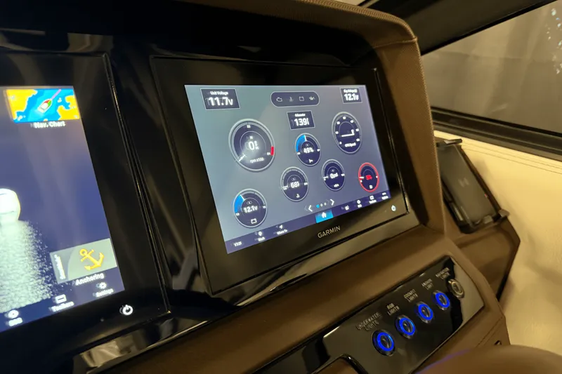 Slide: The Image of Cobalt R6 Outboard 2025 - 101