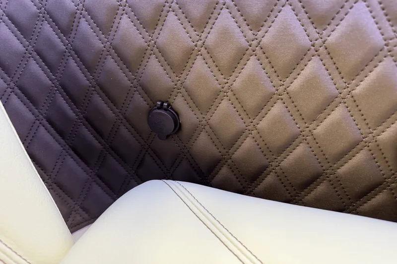 Slide: The Image of Cobalt R6 Outboard 2025 - 135