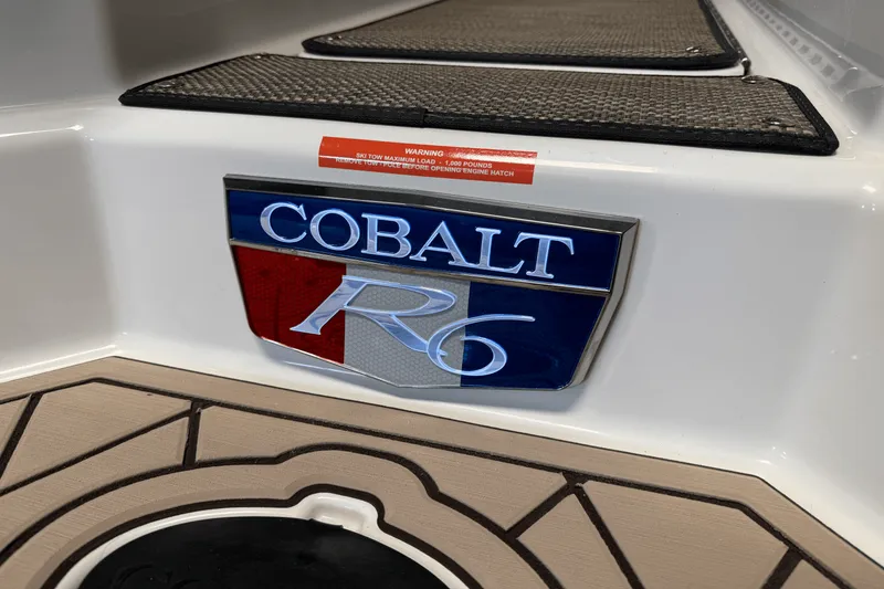 Slide: The Image of Cobalt R6 Outboard 2025 - 24